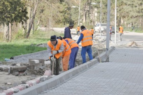 Se anunţă deranj în Constanţa: SRL-ul primăriei cumpără borduri şi pavele de două milioane de euro
